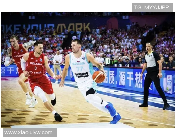 中国男篮对决波兰队篮世杯精彩瞬间回顾与赛后分析